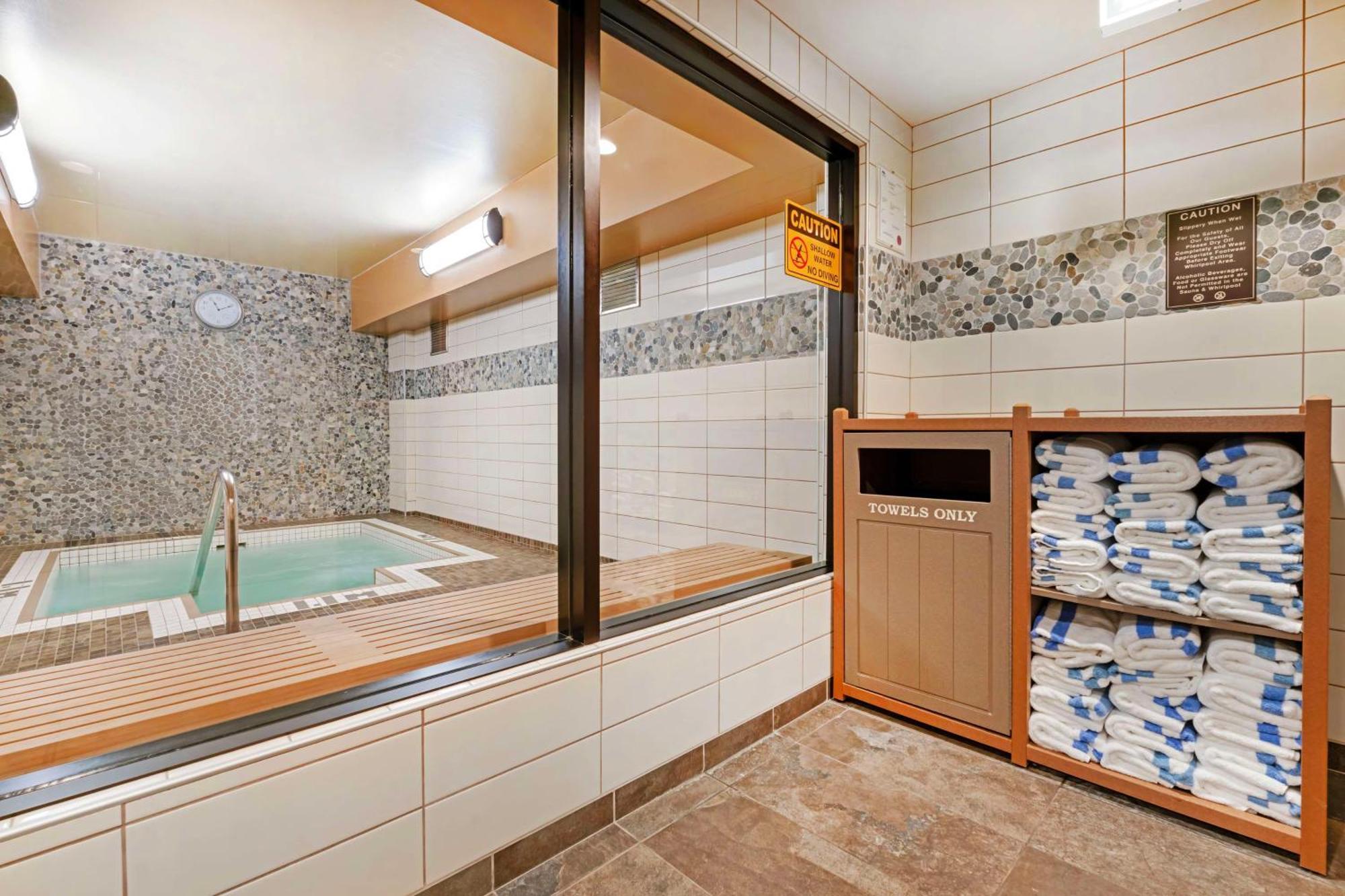 Best Western Plus Barclay Hotel Port Alberni Exteriör bild