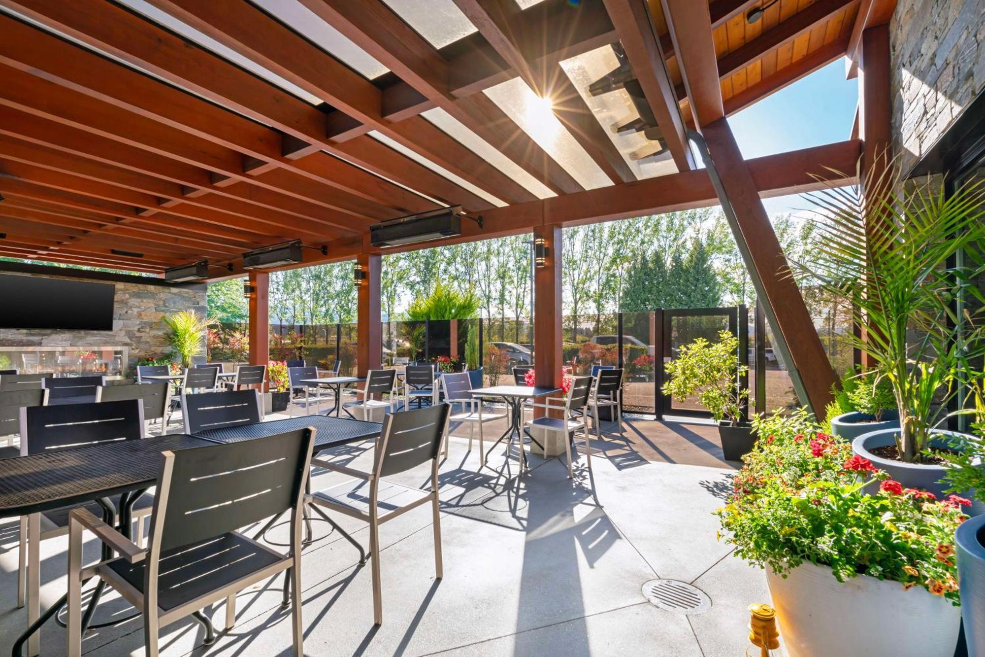 Best Western Plus Barclay Hotel Port Alberni Exteriör bild