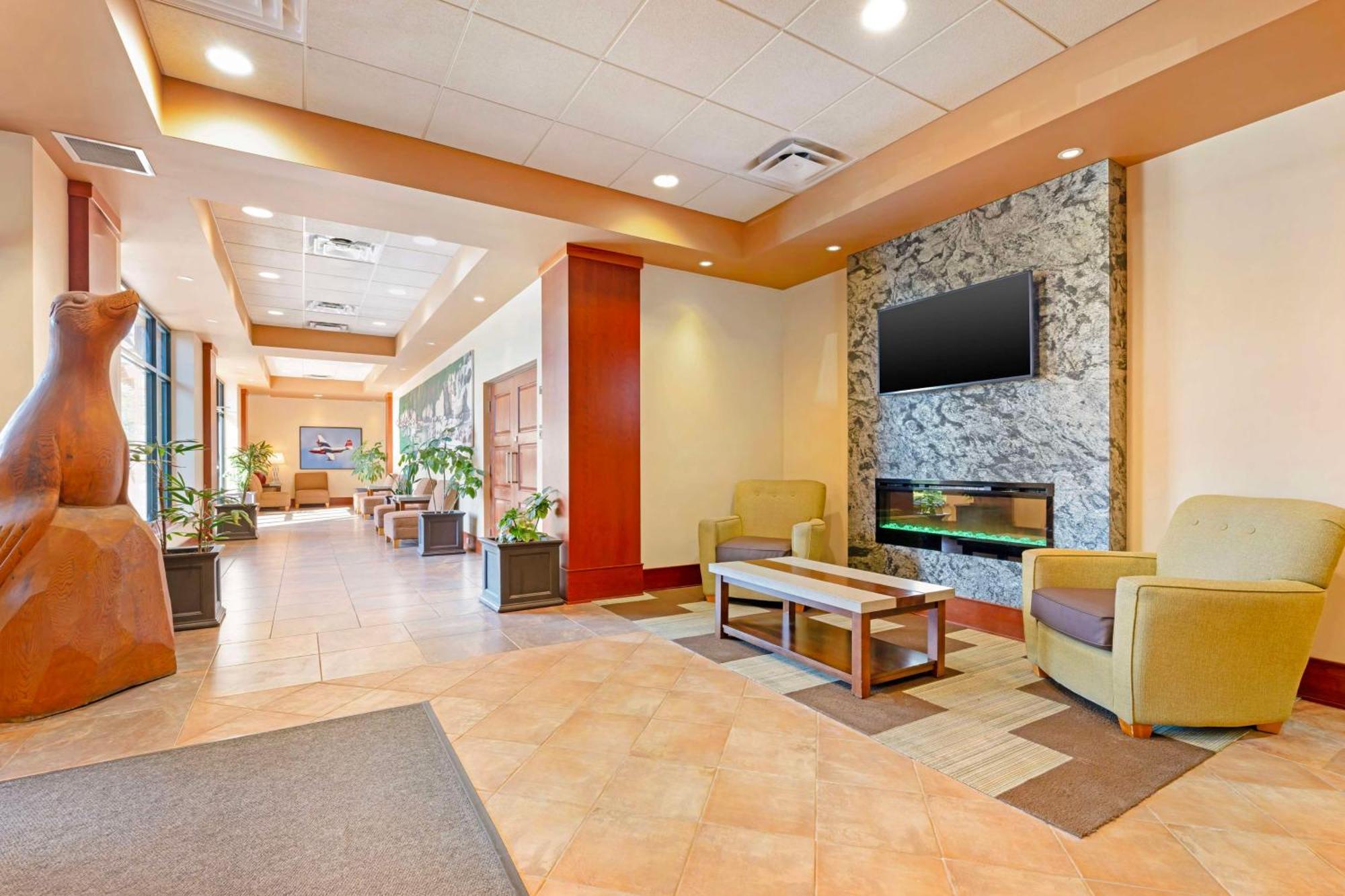 Best Western Plus Barclay Hotel Port Alberni Exteriör bild