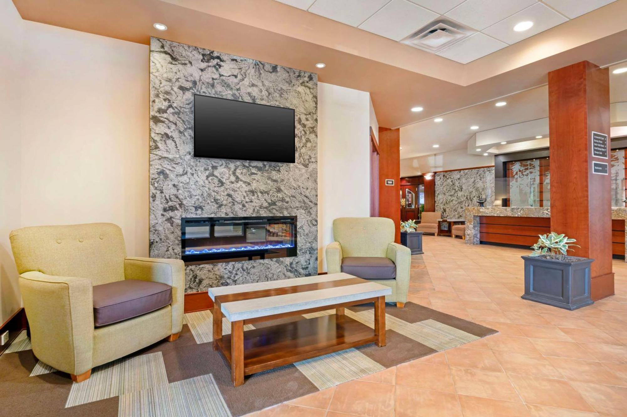 Best Western Plus Barclay Hotel Port Alberni Exteriör bild