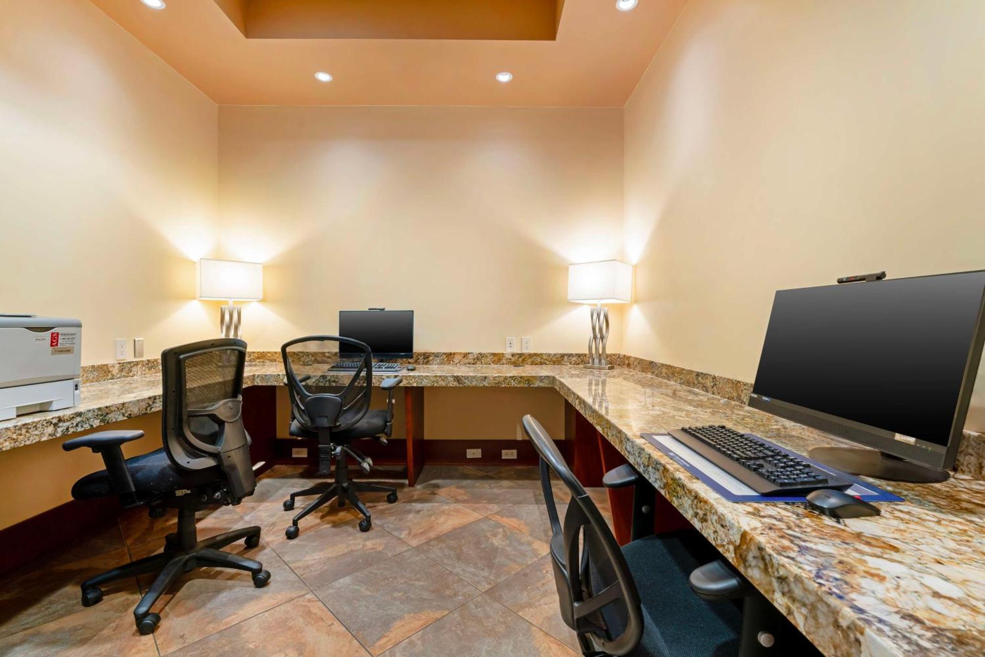 Best Western Plus Barclay Hotel Port Alberni Exteriör bild