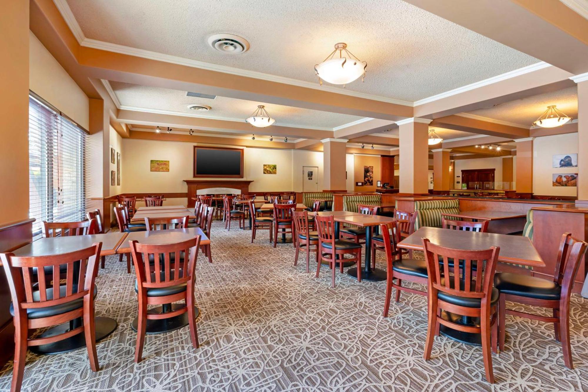 Best Western Plus Barclay Hotel Port Alberni Exteriör bild